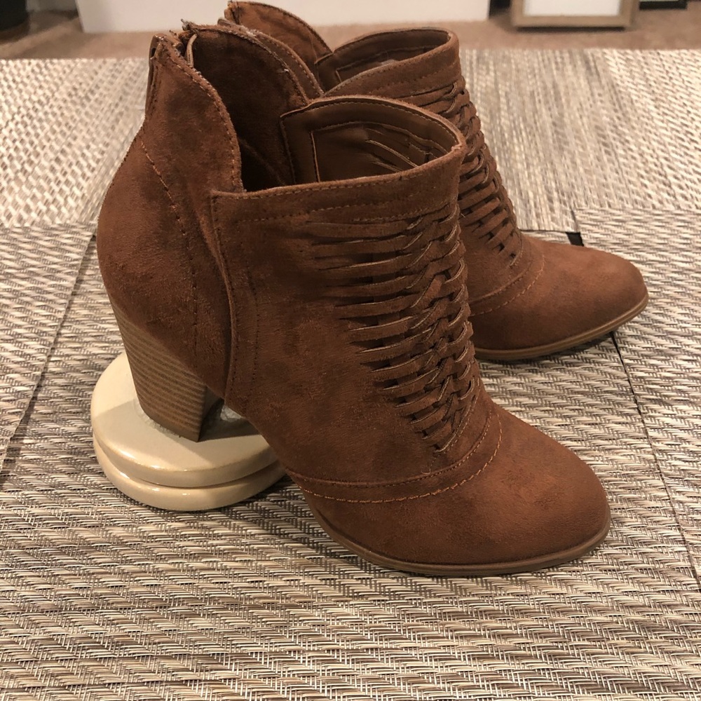Fergalicious brown ankle boots - Size 6